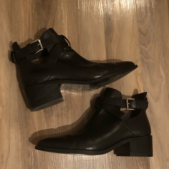 & Other Stories Cut Out Leather Ankle Boots - Picture 7 of 8